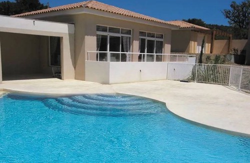 Montauroux House | 1 Bedroom Holiday House