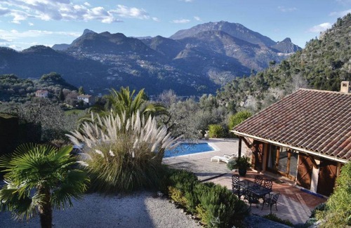 La Roquette-sur-Var Villa | 180 m² Villa ∙ 4 bedrooms ∙ 8 guests