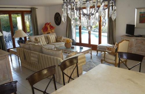 La Roquette-sur-Var Villa | 180 m² Villa ∙ 4 bedrooms ∙ 8 guests