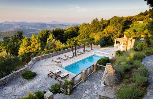 Speracedes Villa | 180 m² Villa ∙ 5 bedrooms ∙ 10 guests