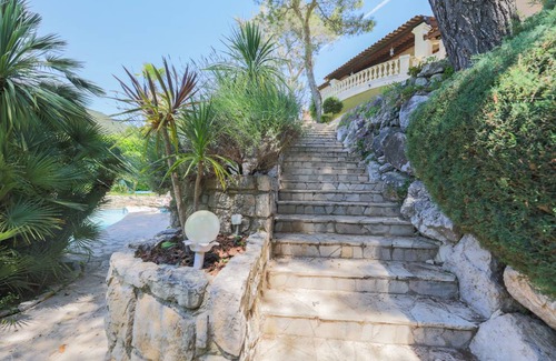 Tourrette-Levens Villa | 230 m² Villa ∙ 4 bedrooms ∙ 8 guests