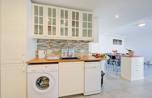 Juan-les-Pins Apartment | 56 m² Apartment ∙ 2 bedrooms ∙ 5 guests