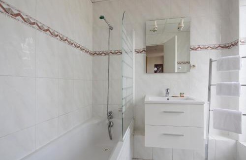 Jean-Medecin Hotel | Aparthotel AMMI Nice Massena - ex Ajoupa