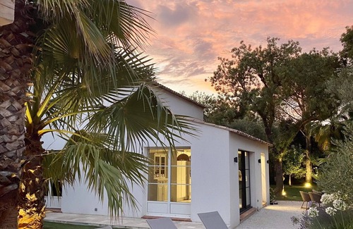 Grimaud House | Charming authentic house nestled in a garden of Eden