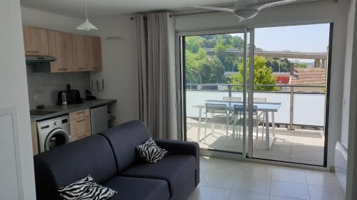 Saint-Isidore Apartment | COTE VILLAGE