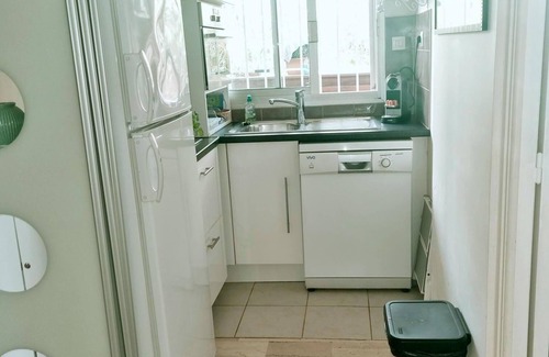 Cannes City Centre Apartment | In the heart of Cannes, beautiful apartment + large terrace, ideal for conferences + vacations