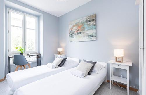 Liberation Apartment | Large 3 Bdr City Center