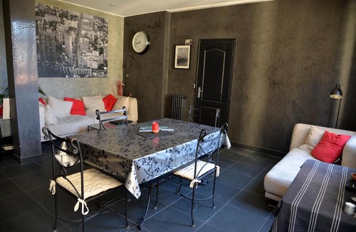 Liberation Apartment | Modern & city, tramway