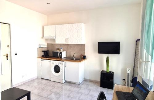 Jean-Medecin Apartment | NICE - Studio cosy hypercentre à 500m de la plage
