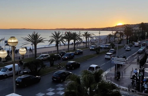 Carre d'Or Apartment | nice view Facing the sea . free parking