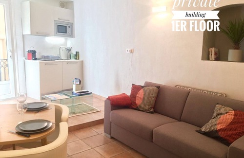 Old Town House | PRIVATE BUILDING, 4 APTS, AIR CONDITIONING, WIFI - UNIQUE IN NICE - OLD NICE