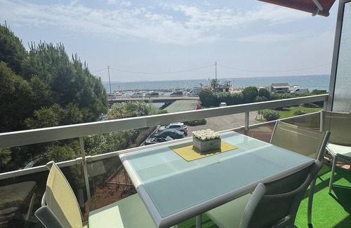 Mandelieu-la-Napoule Beach Apartment | Réf. 14473/Holiday rental Mandelieu - Studio with sea view & sleeps 4