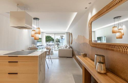 Pointe Croisette Apartment | REF 1979 - Cannes Palm beach- Sea view apartment for rent