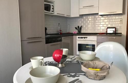 Carre d'Or Apartment | Royal Promenade