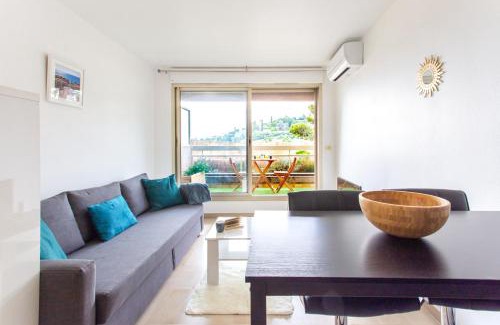 Nice City Centre Apartment | Studio Terrasse au calme Nice, avec Piscine !