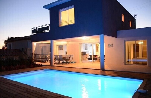 Frejus Villa | VILLA ALOHA: Contemporary villa with heated pool in Fréjus, Côte d'Azur