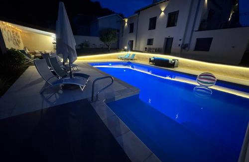 Givors Apartment | Ô'Bon'Endroit - Piscine, Calme, 20 min Lyon