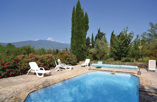 Crillon-le-Brave House | 1 bedroom amazing home in Crillon le Brave