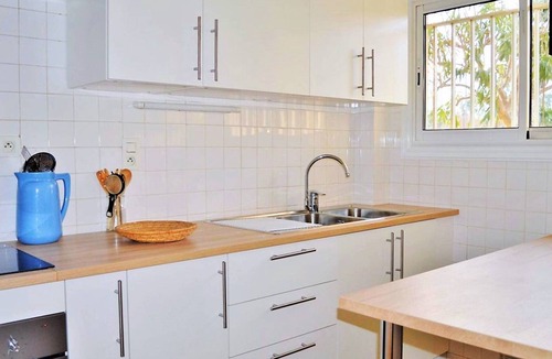 Le Lavandou Apartment | 1-Bedroom Apartment with Parking at Le Lavandou, Beachfront