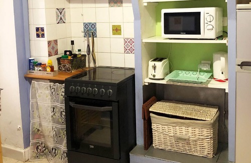 Trebes House | 1 Block to canal Du Midi-center of town