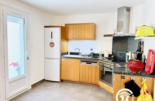 Trebes House | 10 minutes from the medieval city of CARCASSONNE: pool, hot tub, HVAC, Wi-Fi—"LE PARADIS"