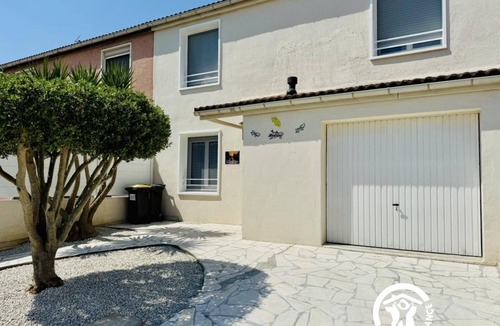 Trebes House | 10 minutes from the medieval city of CARCASSONNE: pool, hot tub, HVAC, Wi-Fi—"LE PARADIS"