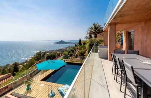 Antheor House | 100 m² House ∙ 3 bedrooms ∙ 8 guests