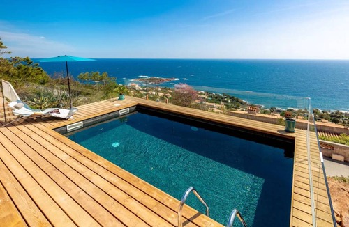 Antheor House | 100 m² House ∙ 3 bedrooms ∙ 8 guests