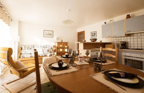 Valloire Apartment | 100m from shops, 2nd floor, balcony, ski locker, 48m², Valloire