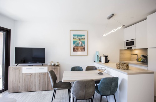 Mandelieu-la-Napoule Beach Apartment | 14389 Superb 2-room apartment