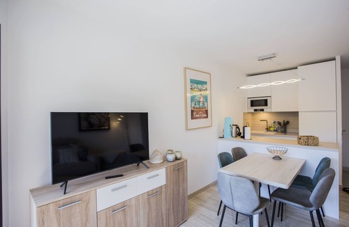Mandelieu-la-Napoule Beach Apartment | 14389 Superb 2-room apartment