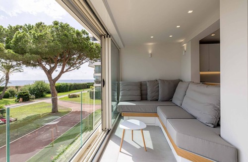 Mandelieu-la-Napoule Beach Apartment | 14422 Rent T2 sea view, swimming pool and tennis in Mandelieu la Napoule with sea view