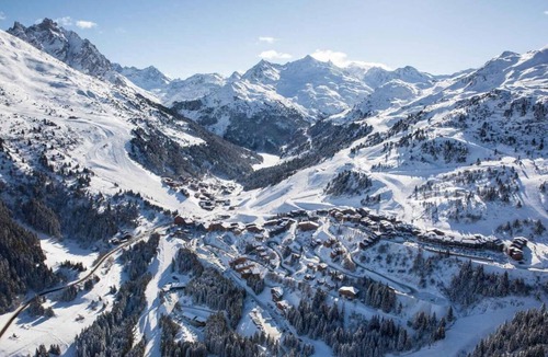 Meribel-Mottaret Apartment | 150m from resort center, 1st floor, balcony, 27m², Méribel-Mottaret