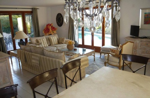 La Roquette-sur-Var Villa | 180 m² Villa ∙ 4 bedrooms ∙ 8 guests