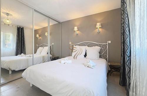 Saint-Aygulf Apartment | 2-bedroom apartment – sleeps 4 – Sea view