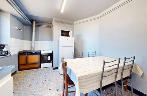 Saint-Julien-pres-Bort House | 2 bedroom awesome home in Sarroux - Saint Julien