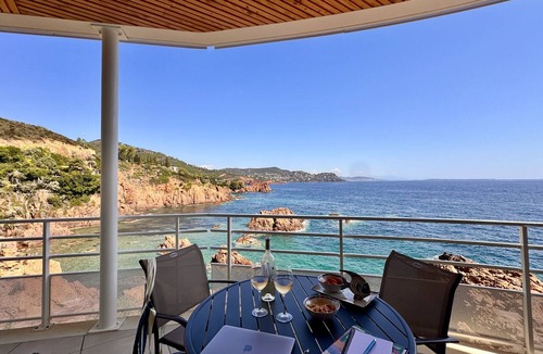 Le Trayas Apartment | 2 Bedrooms Apartment In Saint Raphael