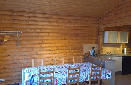Chateauroux-les-Alpes Ski Chalet | 2 Chalets with private Jacuzzi in the mountains in a 3-star campsite
