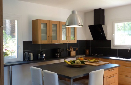 La Ciotat Villa | 2 km from the beach, villa with a pool, air conditioning, and a beautiful ocean view