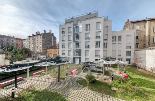 Les Poulettes Apartment | 2 - Le Bienvenu - Gratte-Ciel – Métro