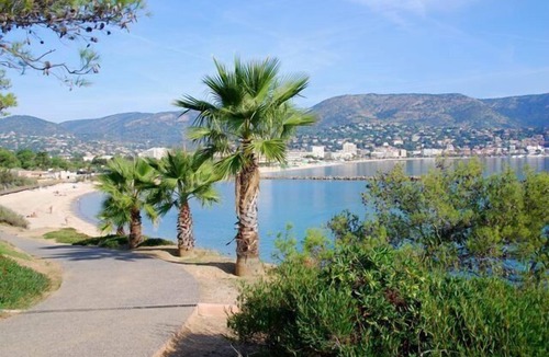 La Faviere Apartment | 2-room apartment sleeps 4.BORMES LES MIMOSAS