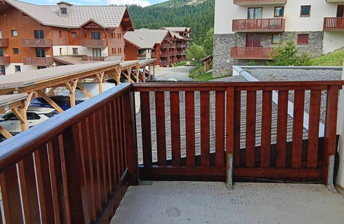 Puy-Saint-Vincent Apartment | 2-Room Apartment for 6 People with Balcony in Puy-Saint-Vincent