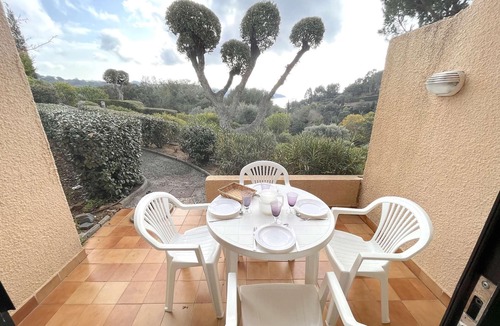 La Croix-Valmer Apartment | 2-Room Apartment Sleeps 4 with Pool, Tennis, Parking in La Croix-Valmer