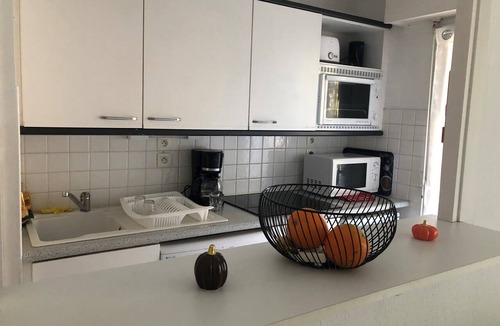 Frejus Plage Apartment | 2 room rental with swimming pool, private parking. 8 minutes walk from the beach