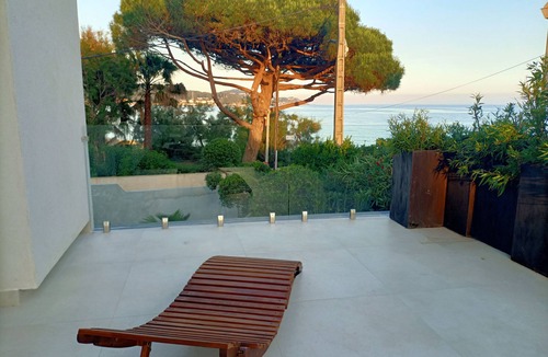 Les Sablettes Villa | 20 meters from a white-sand beach, exceptional view and location, air-conditioned