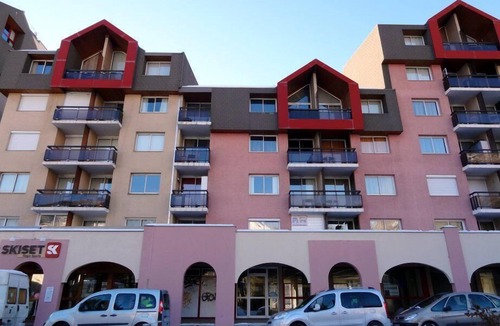 Briancon Apartment | 200m from resort center, 3rd floor, balcony, tv, ski locker, 30m², Serre Chevalier