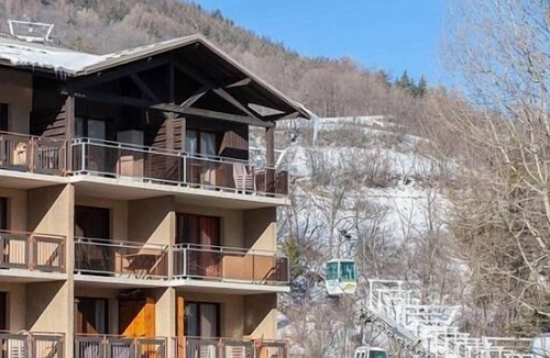 Briancon Apartment | 200m from resort center, 1st floor, tv, ski locker, 21m², Serre Chevalier