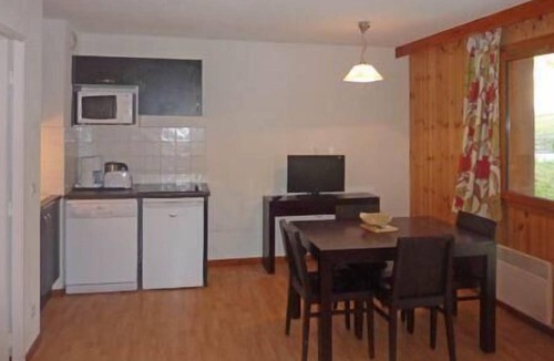 Les Orres Apartment | 200m from shops, 1st floor, view swimming pool, swimming pool, sauna, hammam, terrace, balcony