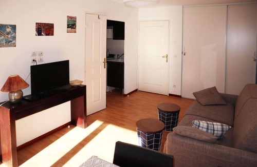 Les Orres Apartment | 200m from shops, 2nd floor, view swimming pool, swimming pool, sauna, hammam, balcony, ski locker