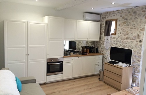 Antibes Old Town Apartment | 20m2 fully renovated Studio with Private Balcony, rates are All Inclusive.
